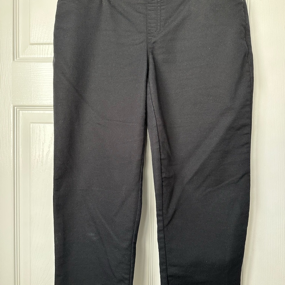 Women’s black capris with stretch and comfort waist.  Super cute and comfy!